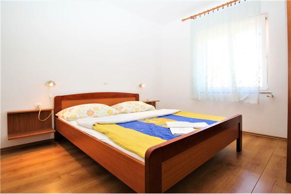 Apartment A5, for 5 persons