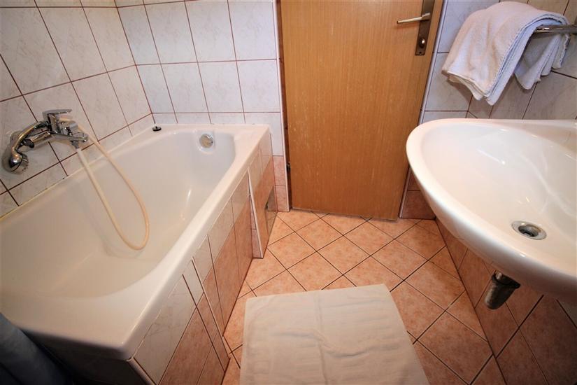 Apartment A6, for 4 persons