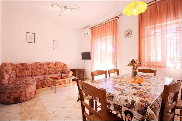 Apartment A8, for 6 persons