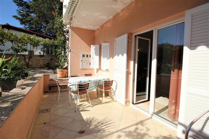 Apartment A8, for 6 persons