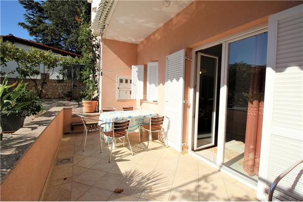 Apartment A8, for 6 persons