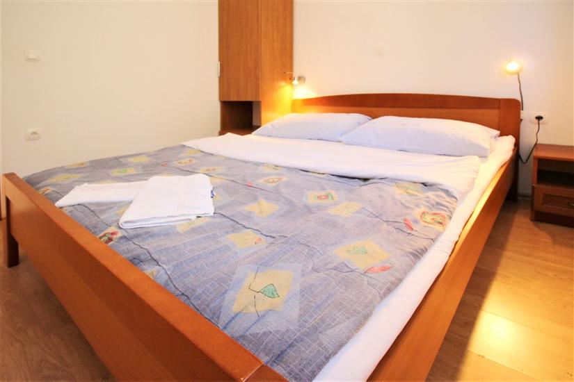 Apartment A8, for 6 persons