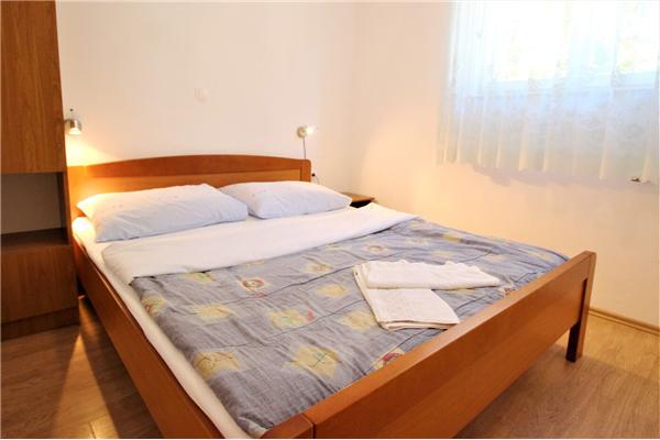 Apartment A8, for 6 persons