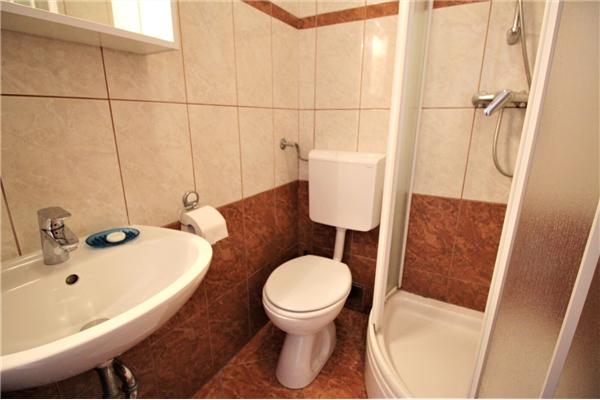 Apartment A8, for 6 persons