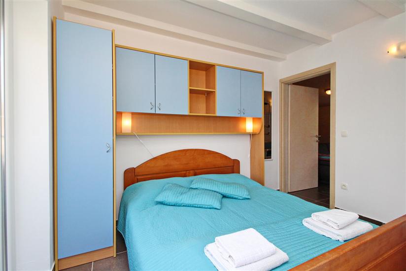 Apartment A1, for 5 persons
