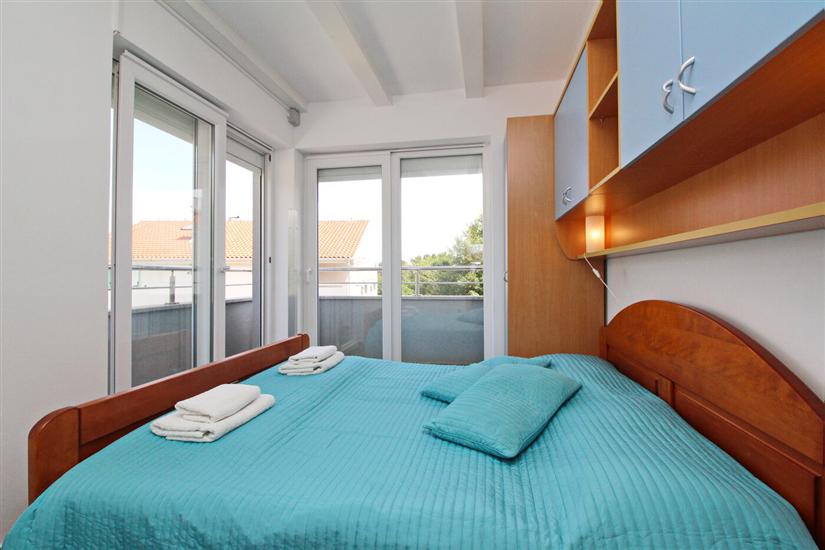 Apartment A1, for 5 persons