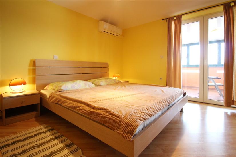 Apartment A1, for 5 persons