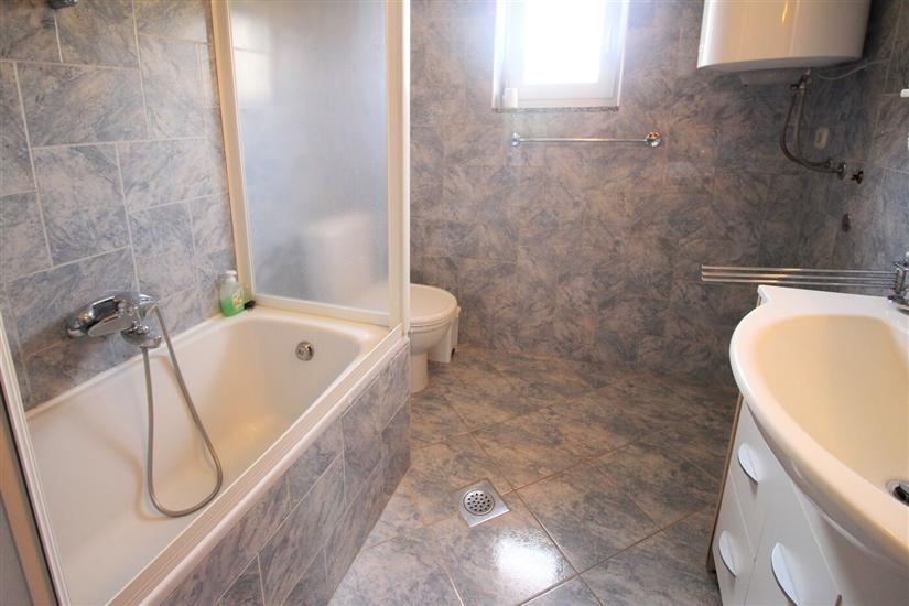 Apartment A1, for 5 persons