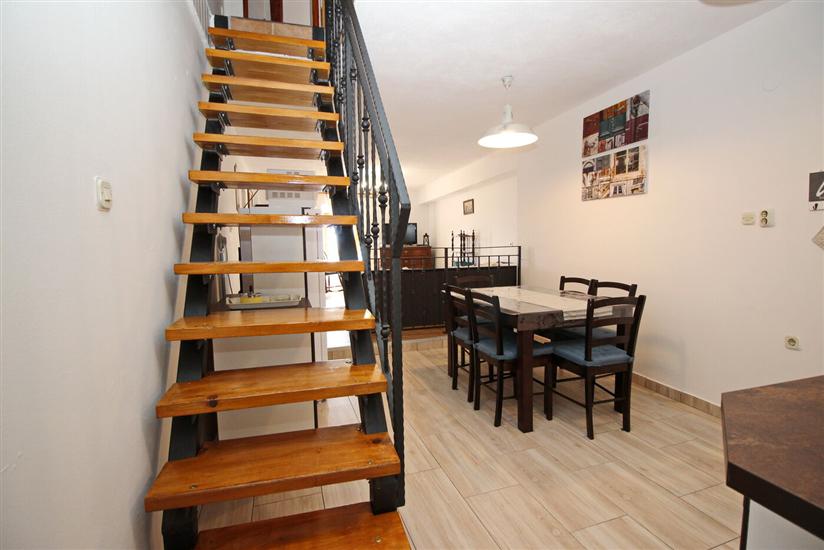 Apartment A1, for 6 persons