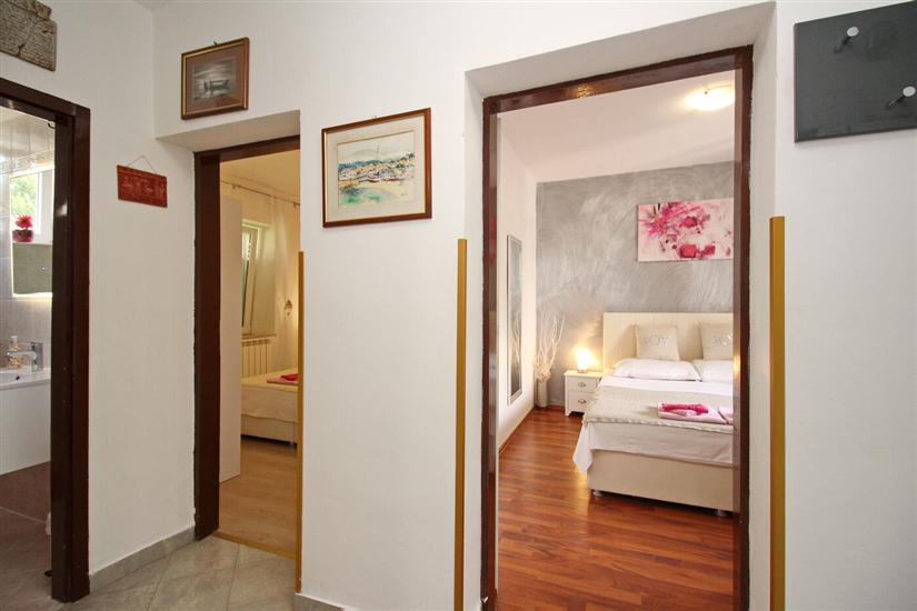 Apartment A1, for 5 persons