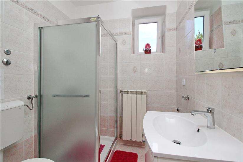 Apartment A1, for 5 persons