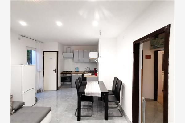 Apartment A1, for 5 persons