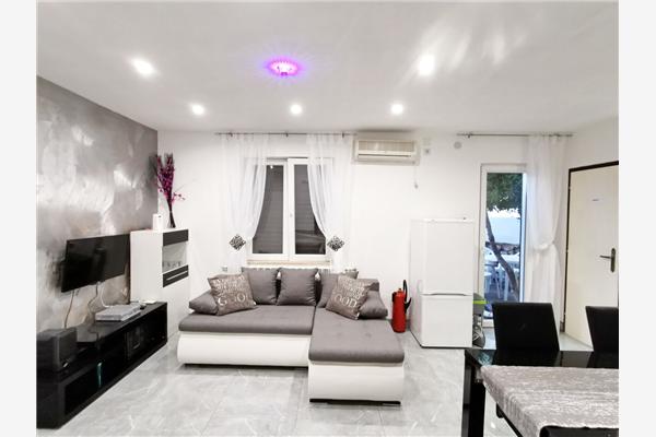 Apartment A1, for 5 persons