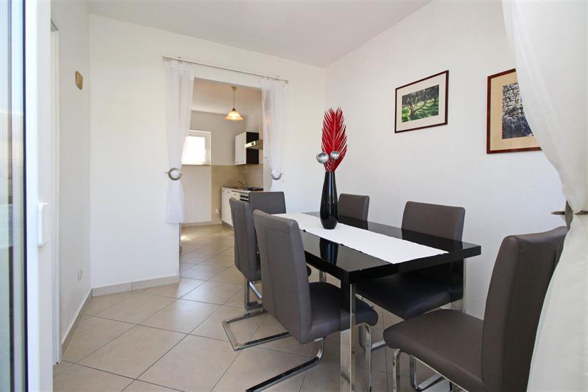Apartment A2, for 5 persons