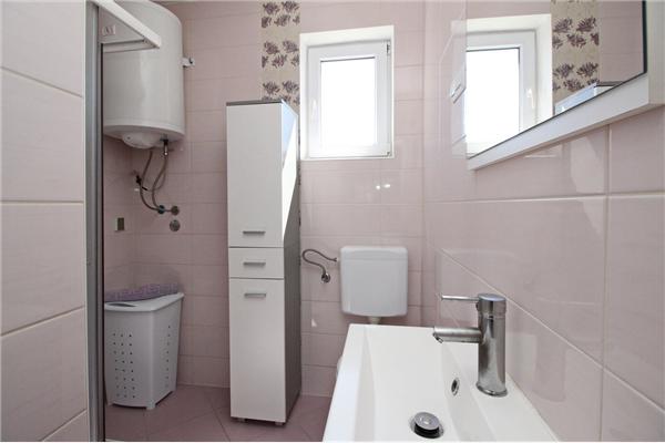 Apartment A2, for 5 persons