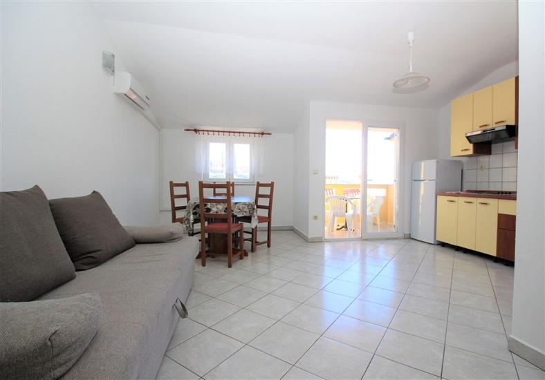 Apartment A1, for 5 persons