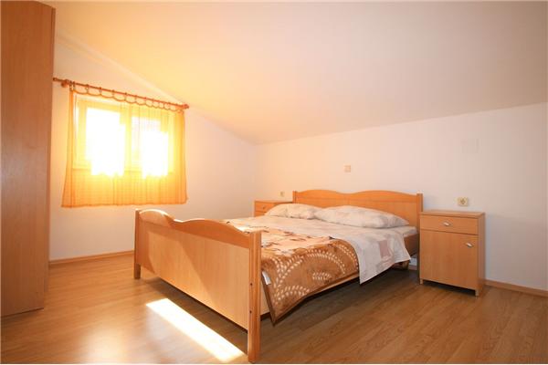 Apartment A1, for 5 persons