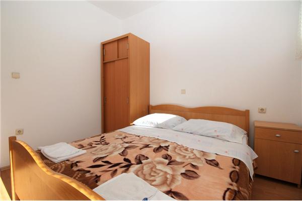 Apartment A1, for 5 persons