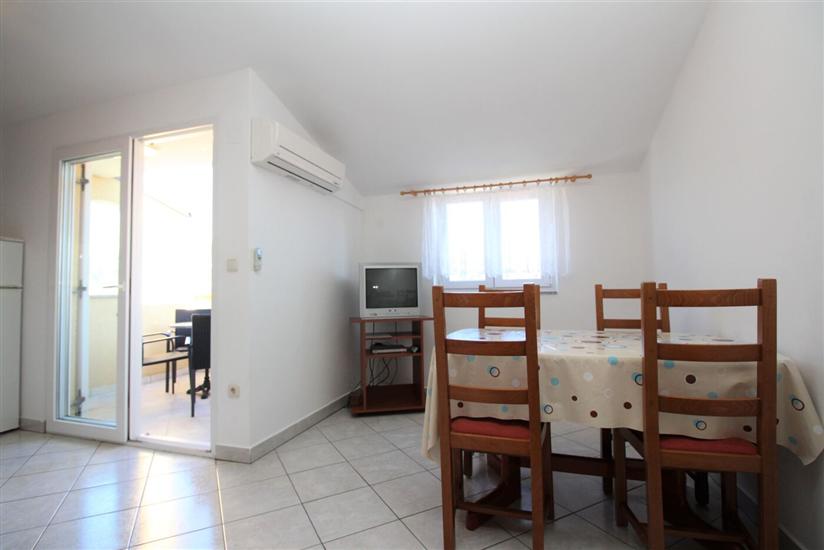 Apartment A2, for 5 persons