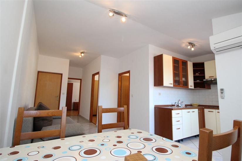 Apartment A2, for 5 persons