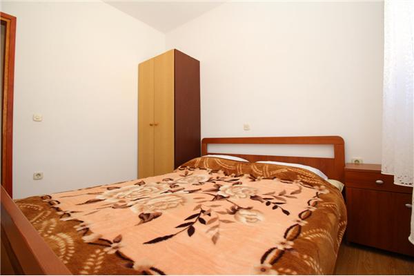 Apartment A2, for 5 persons