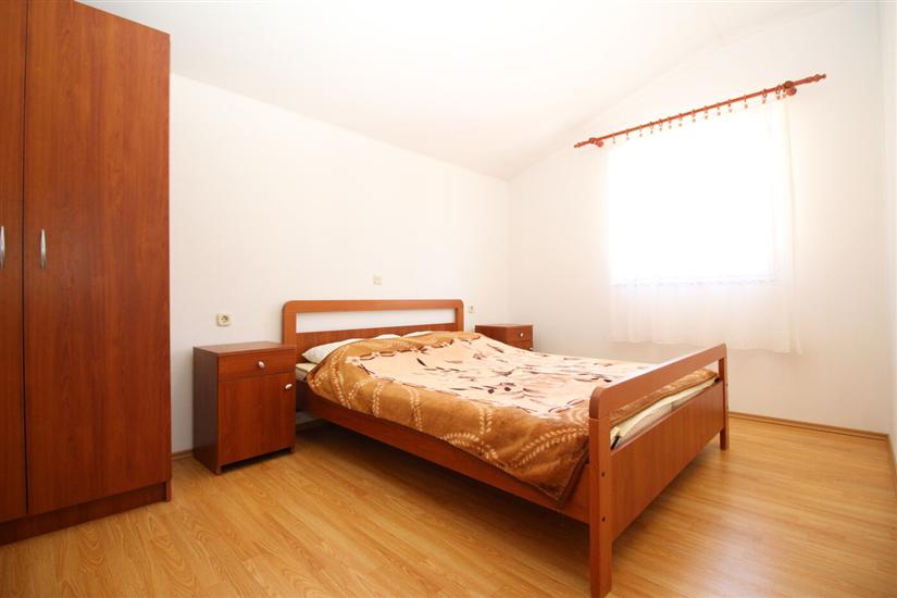 Apartment A2, for 5 persons