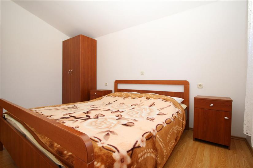 Apartment A2, for 5 persons