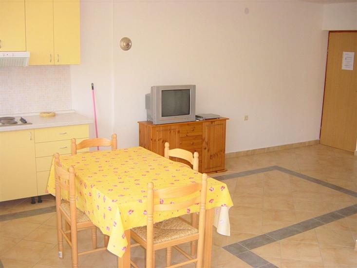 Apartment A5, for 5 persons