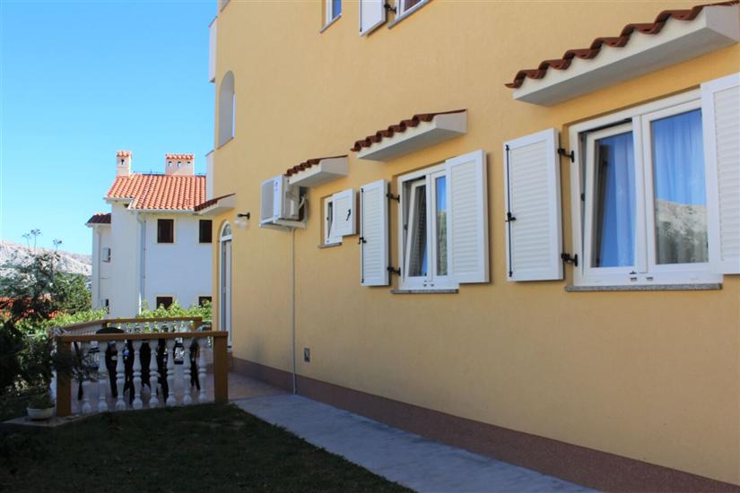 Apartment A5, for 5 persons