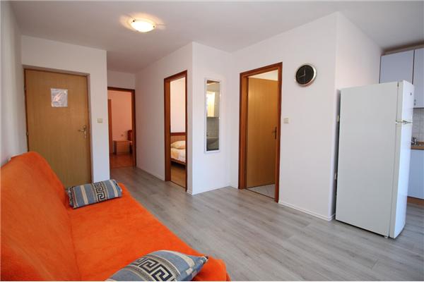 Apartment A7, for 5 persons