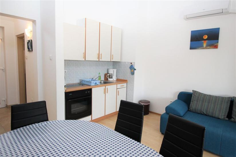 Apartment A1, for 5 persons