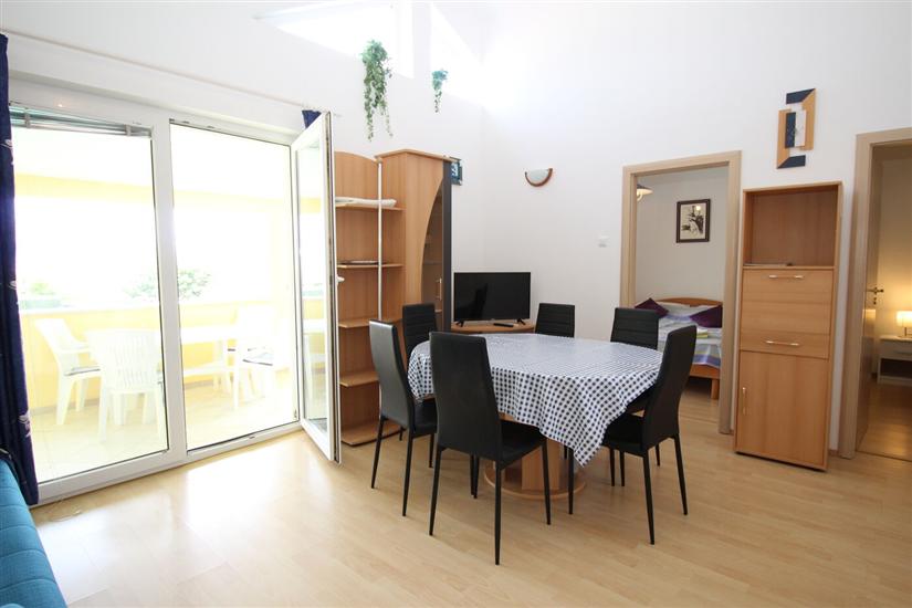 Apartment A1, for 5 persons