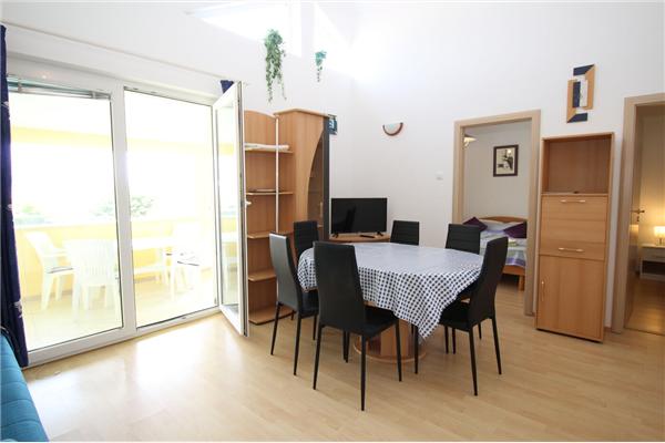 Apartment A1, for 5 persons