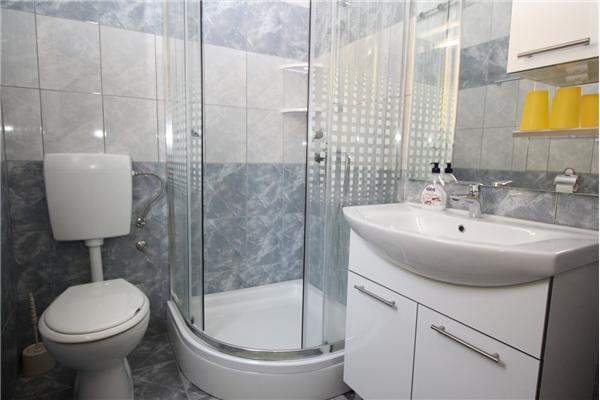 Apartment A1, for 5 persons