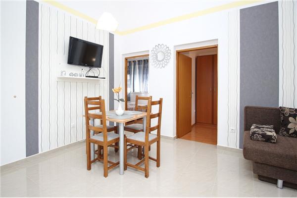 Apartment A2, for 5 persons