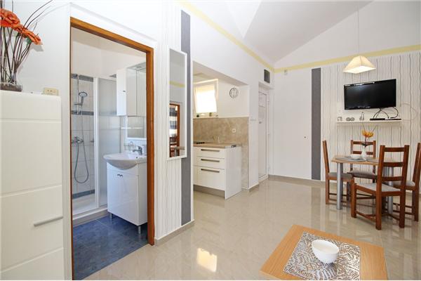 Apartment A2, for 5 persons