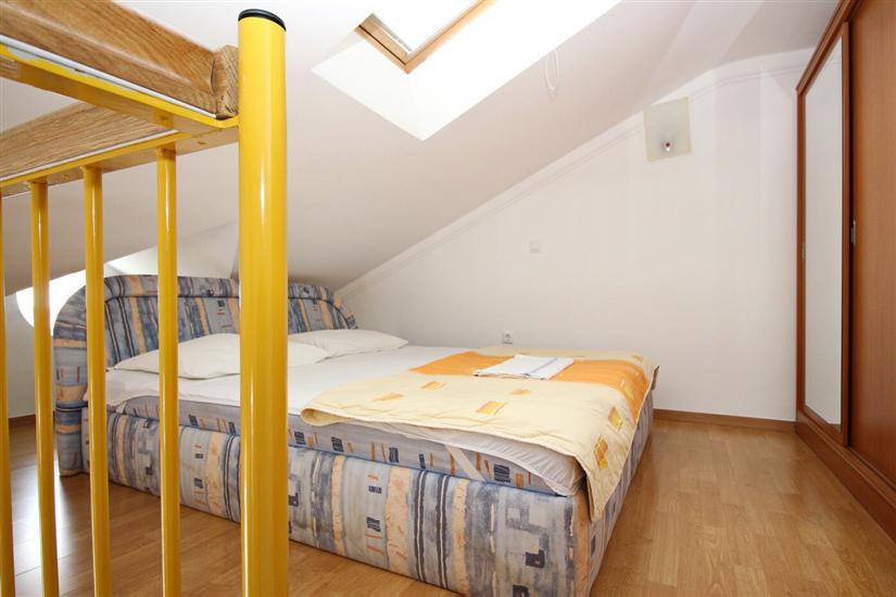 Apartment A5, for 7 persons
