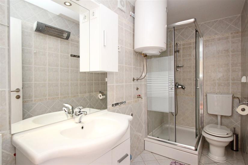 Apartment A5, for 7 persons