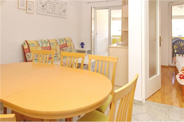 Apartment A6, for 8 persons