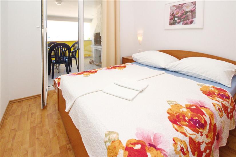Apartment A6, for 8 persons