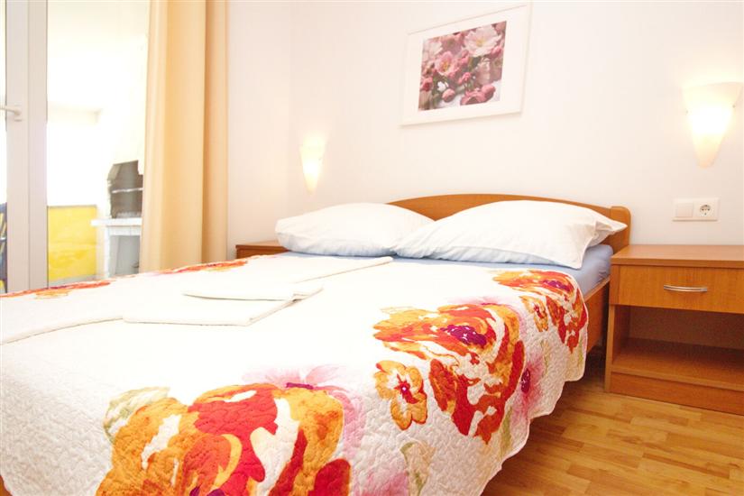 Apartment A6, for 8 persons