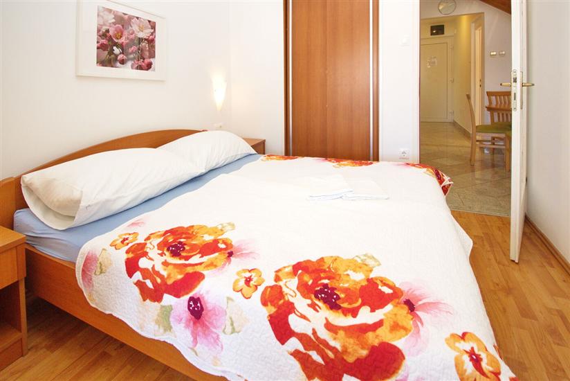 Apartment A6, for 8 persons