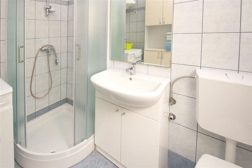 Apartment A6, for 8 persons