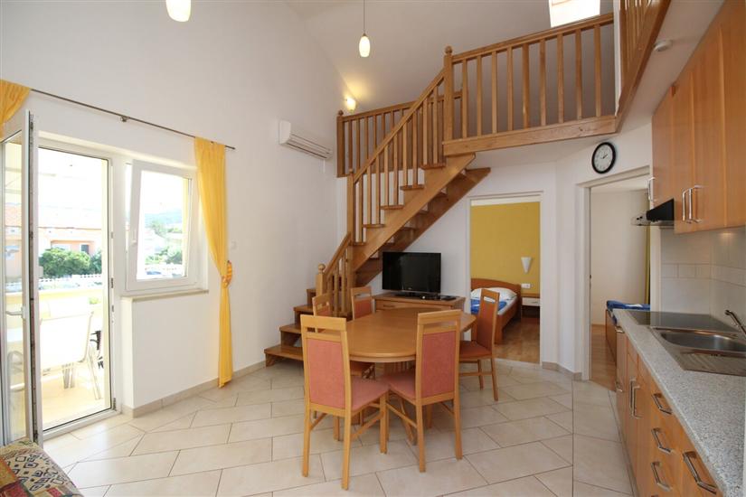 Apartment A7, for 6 persons