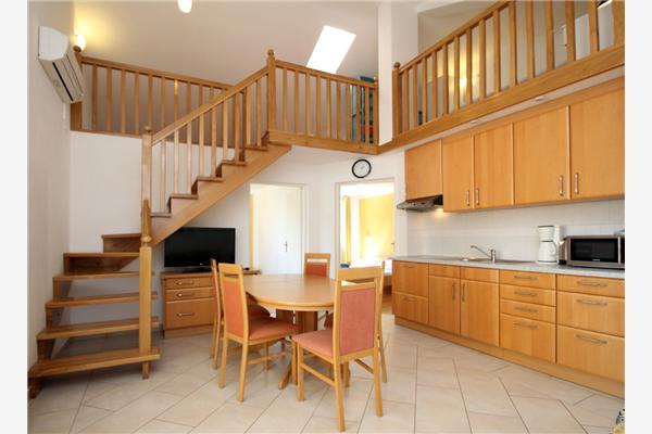 Apartment A7, for 6 persons