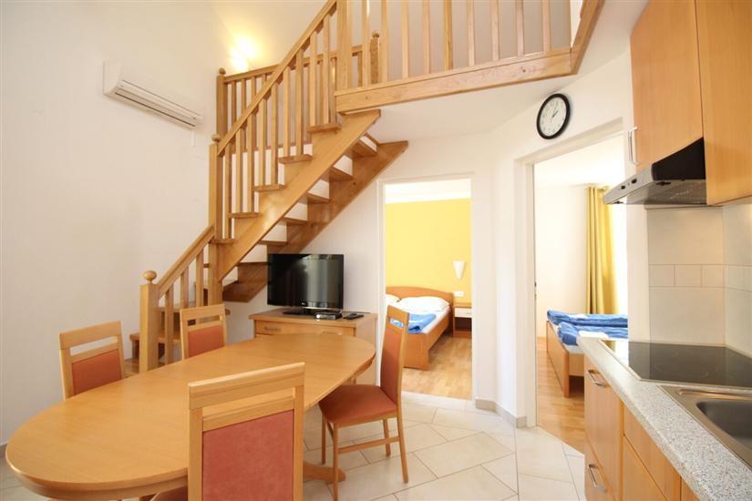 Apartment A7, for 6 persons