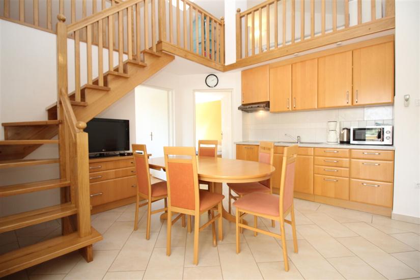 Apartment A7, for 6 persons