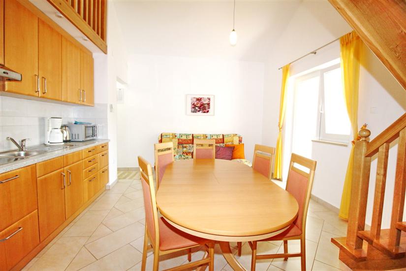 Apartment A7, for 6 persons