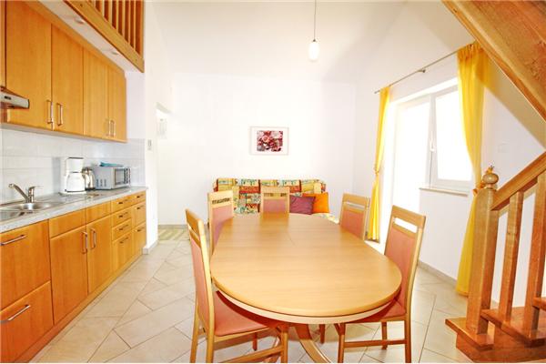 Apartment A7, for 6 persons