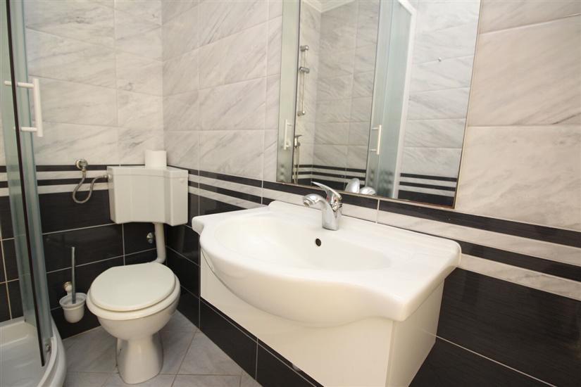 Apartment A7, for 6 persons